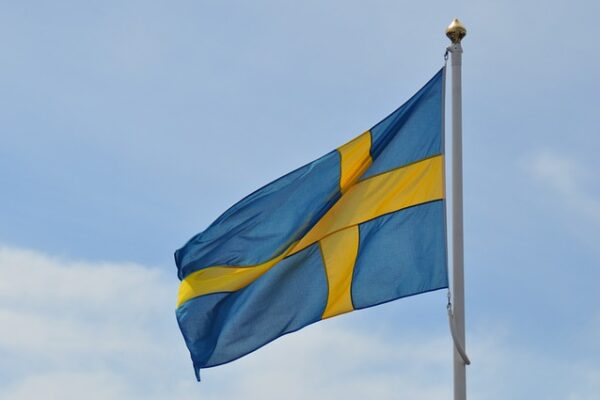 Symbolikken bag Sveriges flag: Hvad de tre kroner betyder